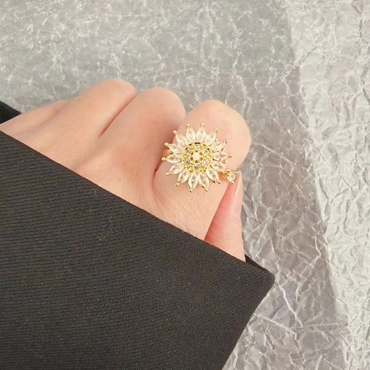 Women's Rotatable Design Fashion Personality Trendy Cold Rings
