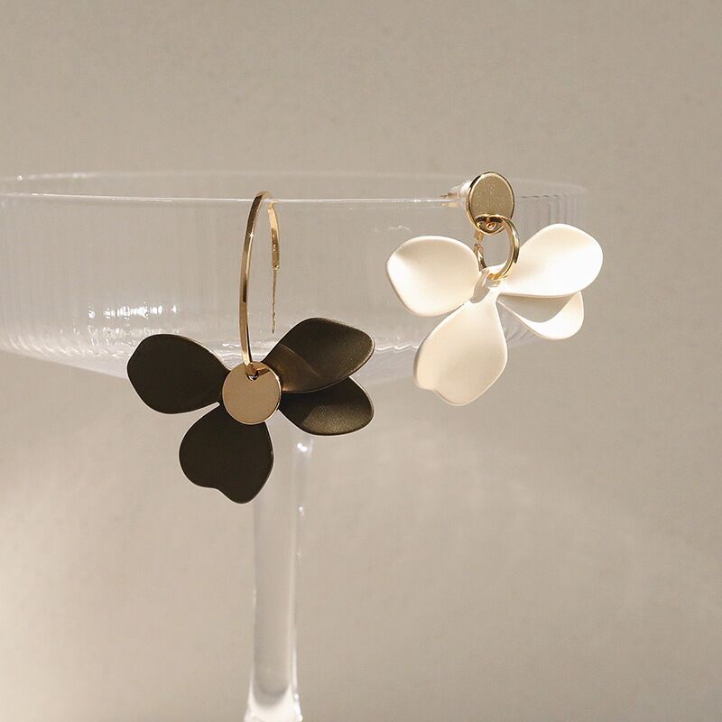 Women's Sier Asymmetric Flower High Sense Design Rings