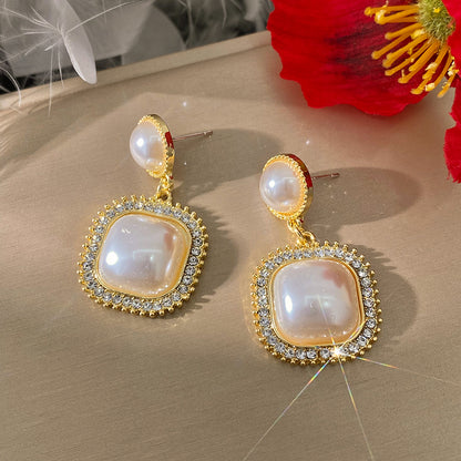 Women's Vintage Pearl Fashion High-grade Ear Clip Earrings