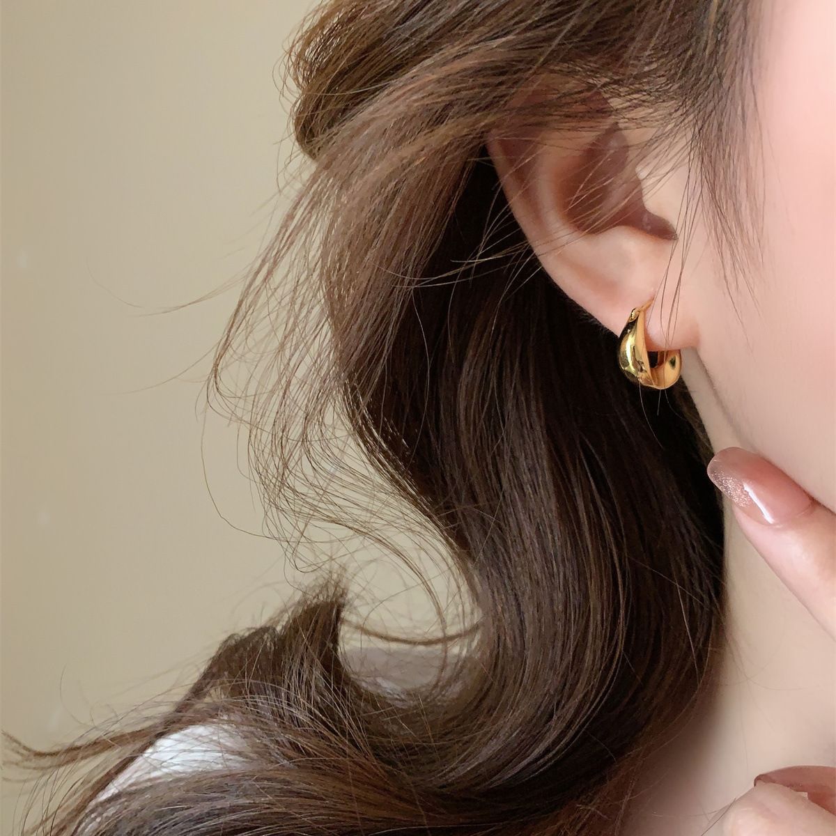 Women's Niche Design Metal Hoop Temperament Wild Earrings