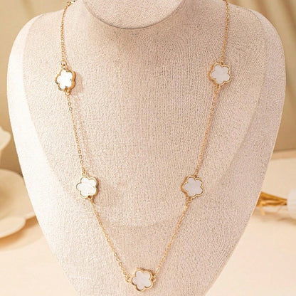 Trendy Lucky Five-leaf Flower Retro Simple Necklaces