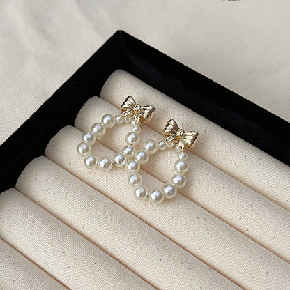 Women's Luxury Asymmetric Pearl Fashion Personality Elegant Niche Rings