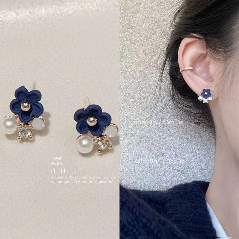 Asymmetric Rabbit Flower Mori Creative Design Earrings