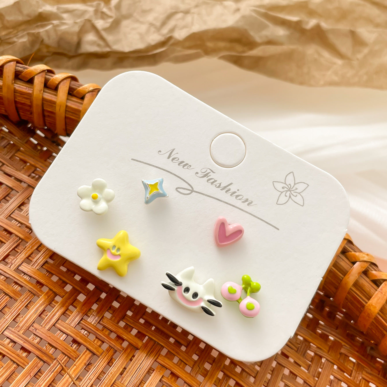 Women's & Children's Fresh Cute Sier Small Delicate High-grade Cartoon Fun Earrings