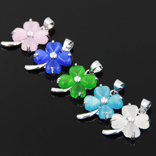 Women's Inlaid Alloy Temperament Entry Lux Clavicle Pendants