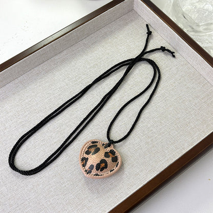 Design Large Black Peach Heart Adjustable Fashionable Necklaces