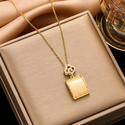 Women's Steel Ornament Design High-grade Light Luxury Necklaces