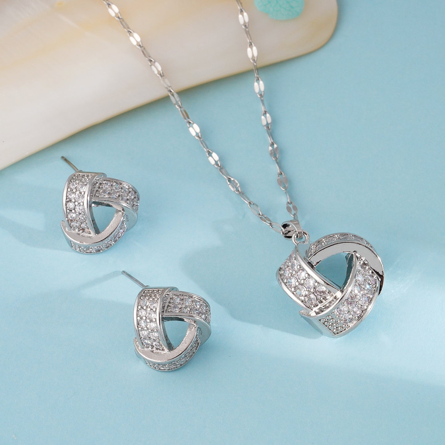 Women's Zircon Geometric Special Interest Light Luxury Design Necklaces