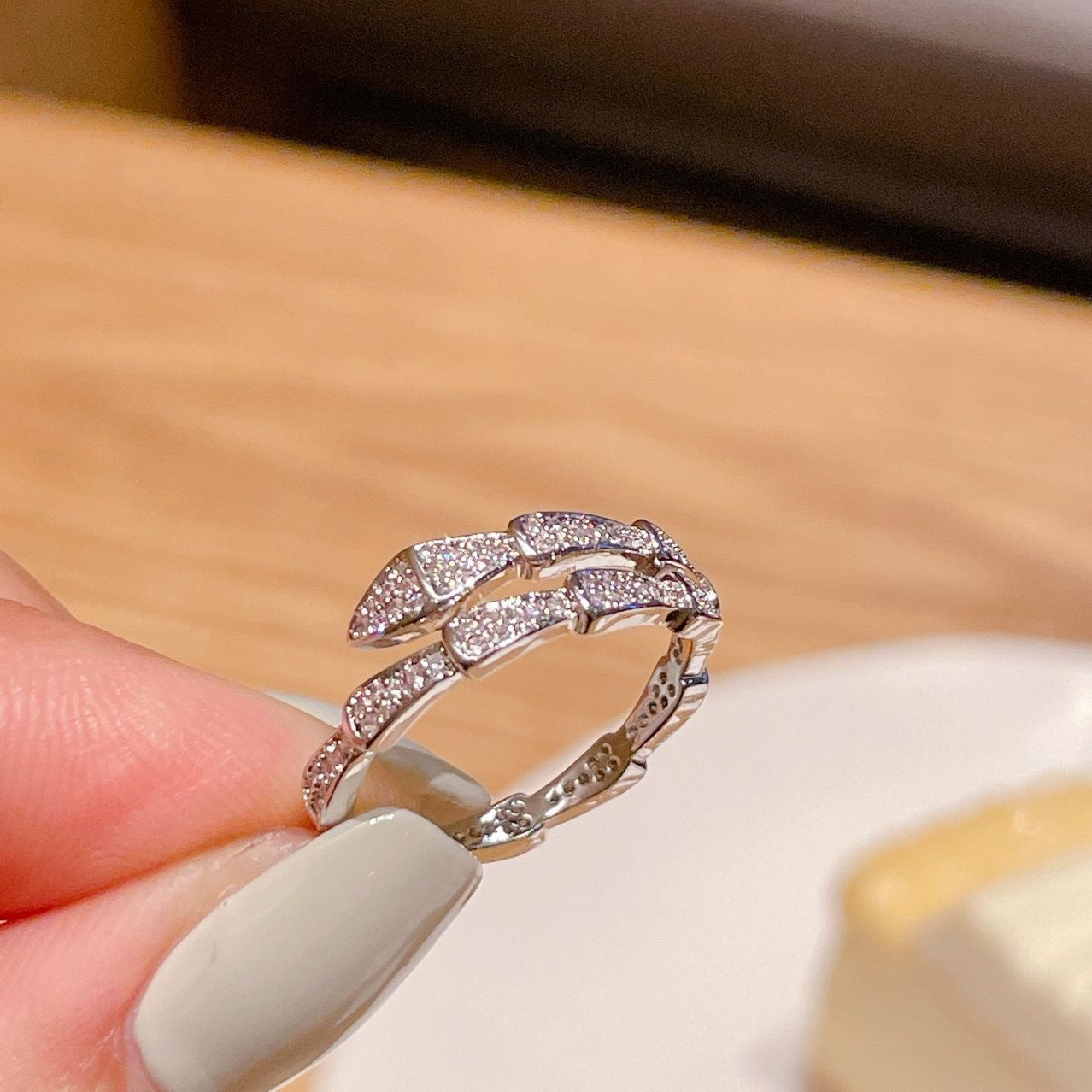 Full Diamond Open Snake Female Fashion Rings