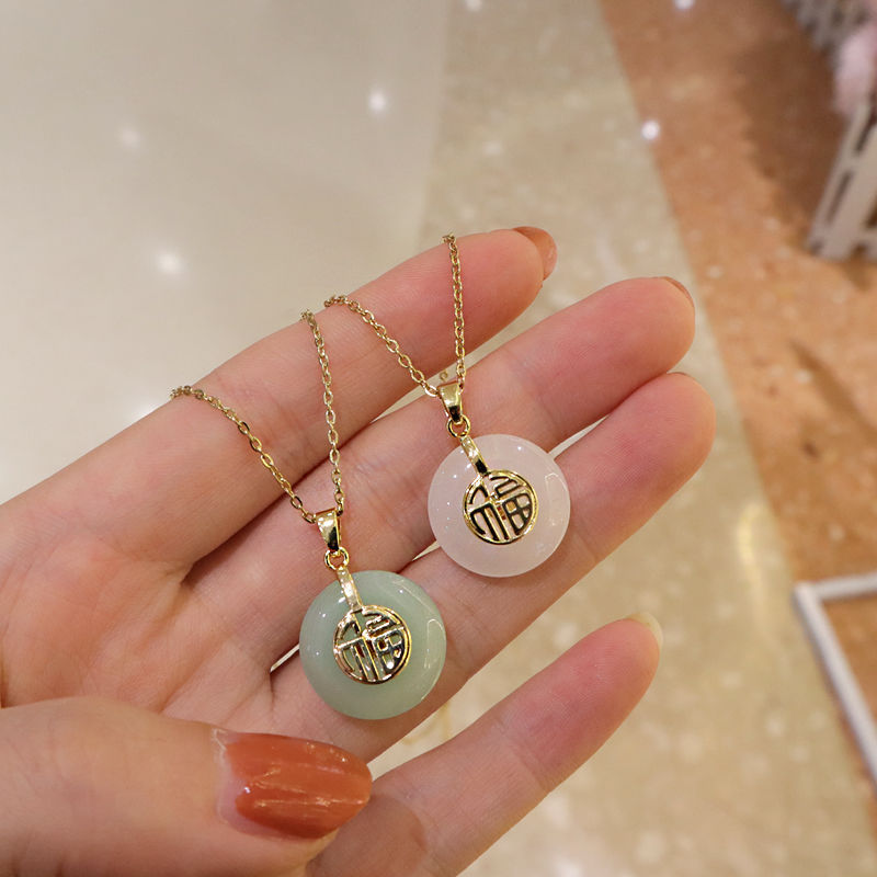 Card Peace Buckle Female Light Luxury Minority Design Sense Pendants