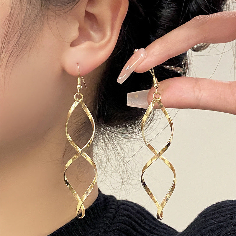 Personality Spiral Curved Wave Curve Temperamental Minority Design Sense Earrings