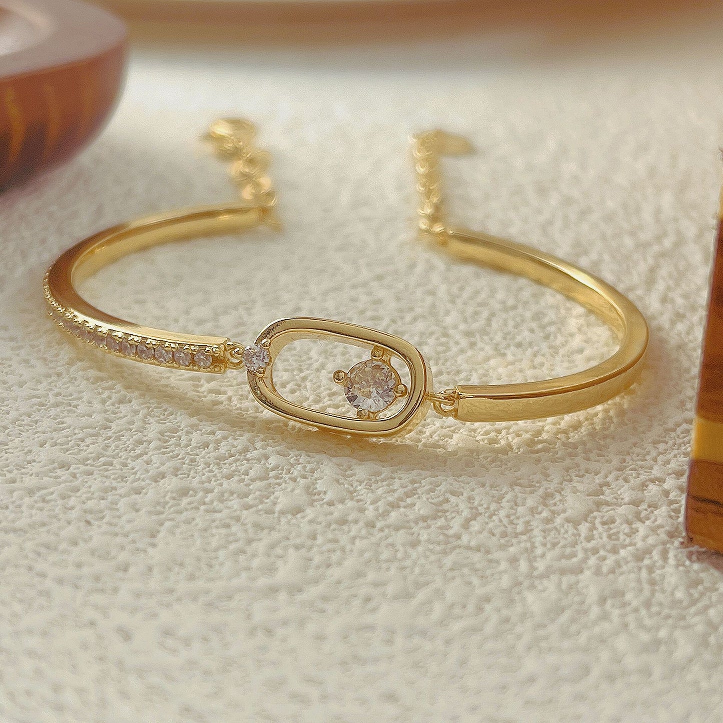 Sense U-shaped Oval Micro Inlaid Zircon Temperament Bracelets