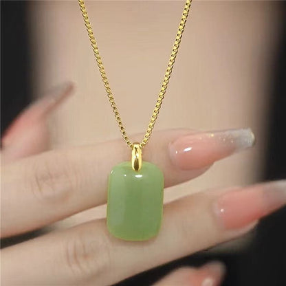 Women's Light Such Event Emerald Green White Necklaces