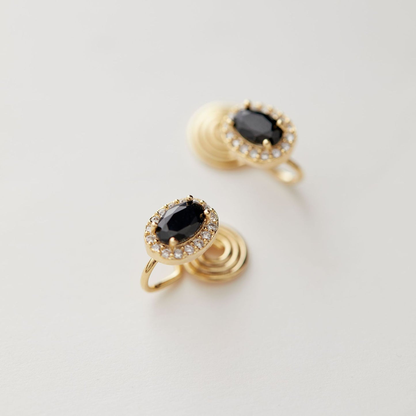 Black Gold Mild Luxury Elegant Oval Gemstone Earrings