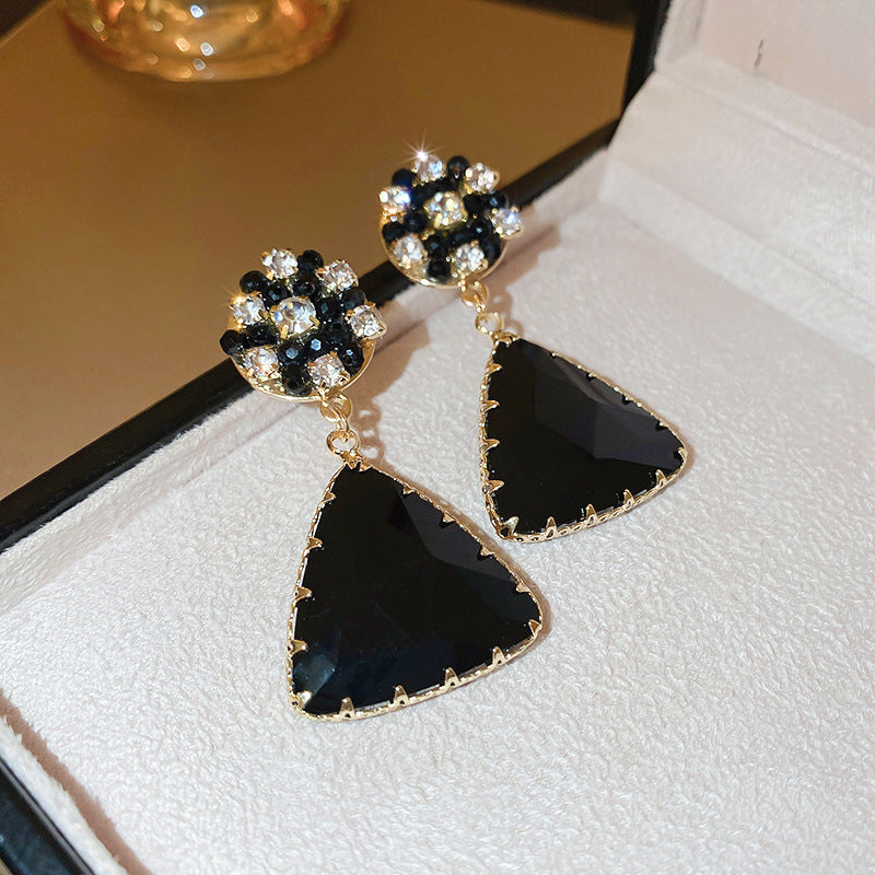 Needle Retro Minority Design Asymmetric Zircon Light Luxury Earrings