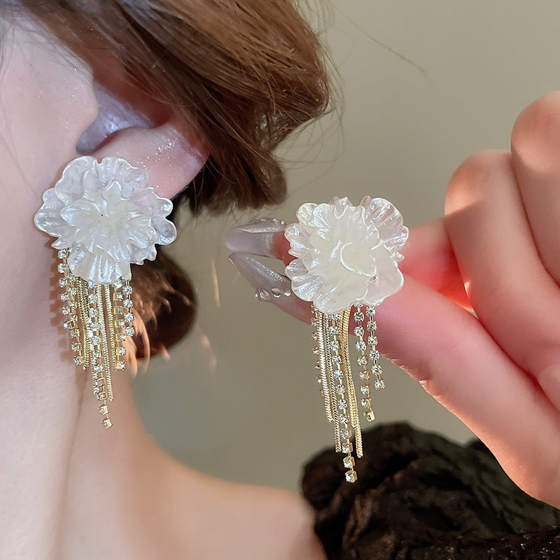 French Retro Flower Tassel Pearl Princess Style Affordable Luxury Earrings