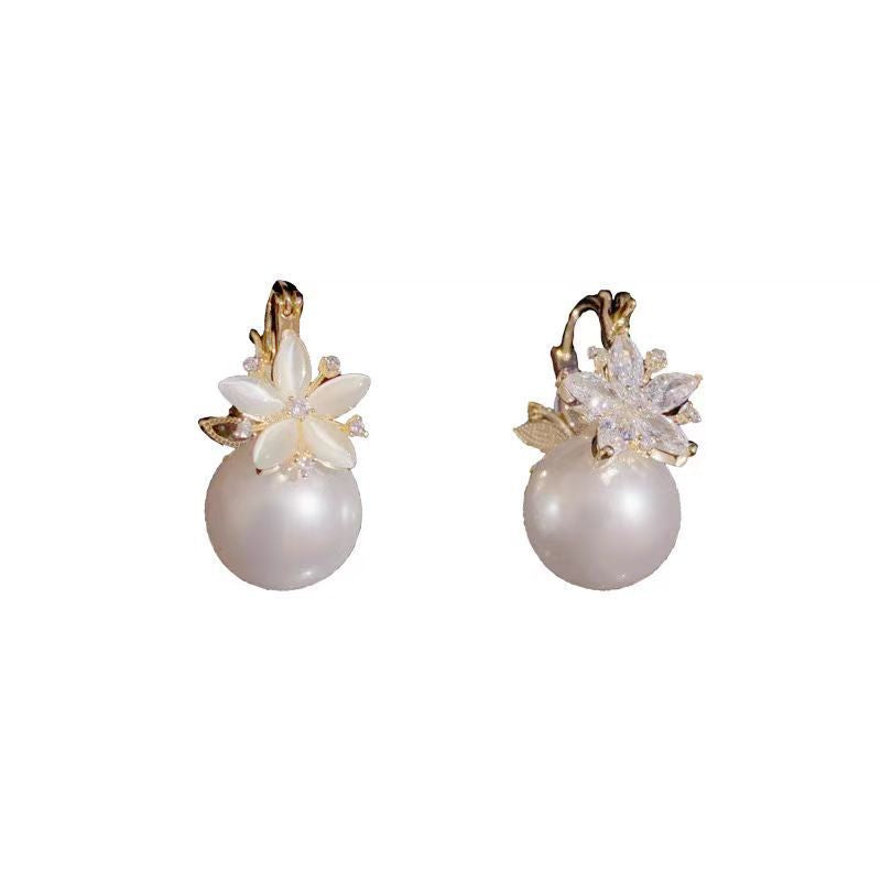 Women's Pearl Flower High-grade Minority Elegance Retro Earrings