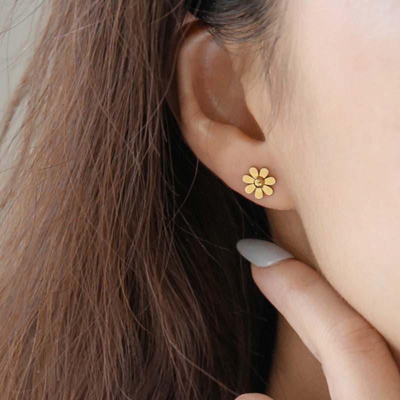 Women's Small Daisy Ear Trendy Niche Design Earrings