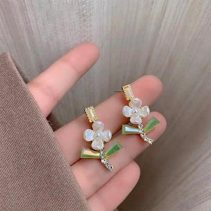 Women's Flower High-grade Tulip Pearl Sier Needle Earrings