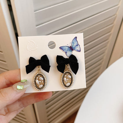 Women's Plush Fabric Bow Trendy Retro Baroque Earrings