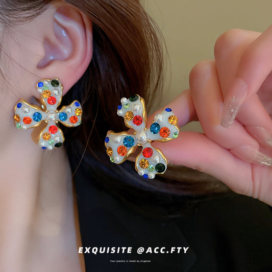 Mounted Imitation Pearl Flower Ear Clip Earrings