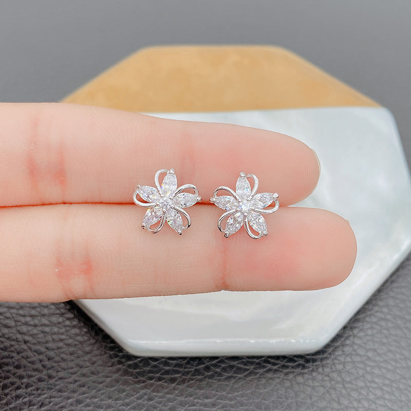 Women's Style Fashionable Simple Elegant Pearl Flower Rings