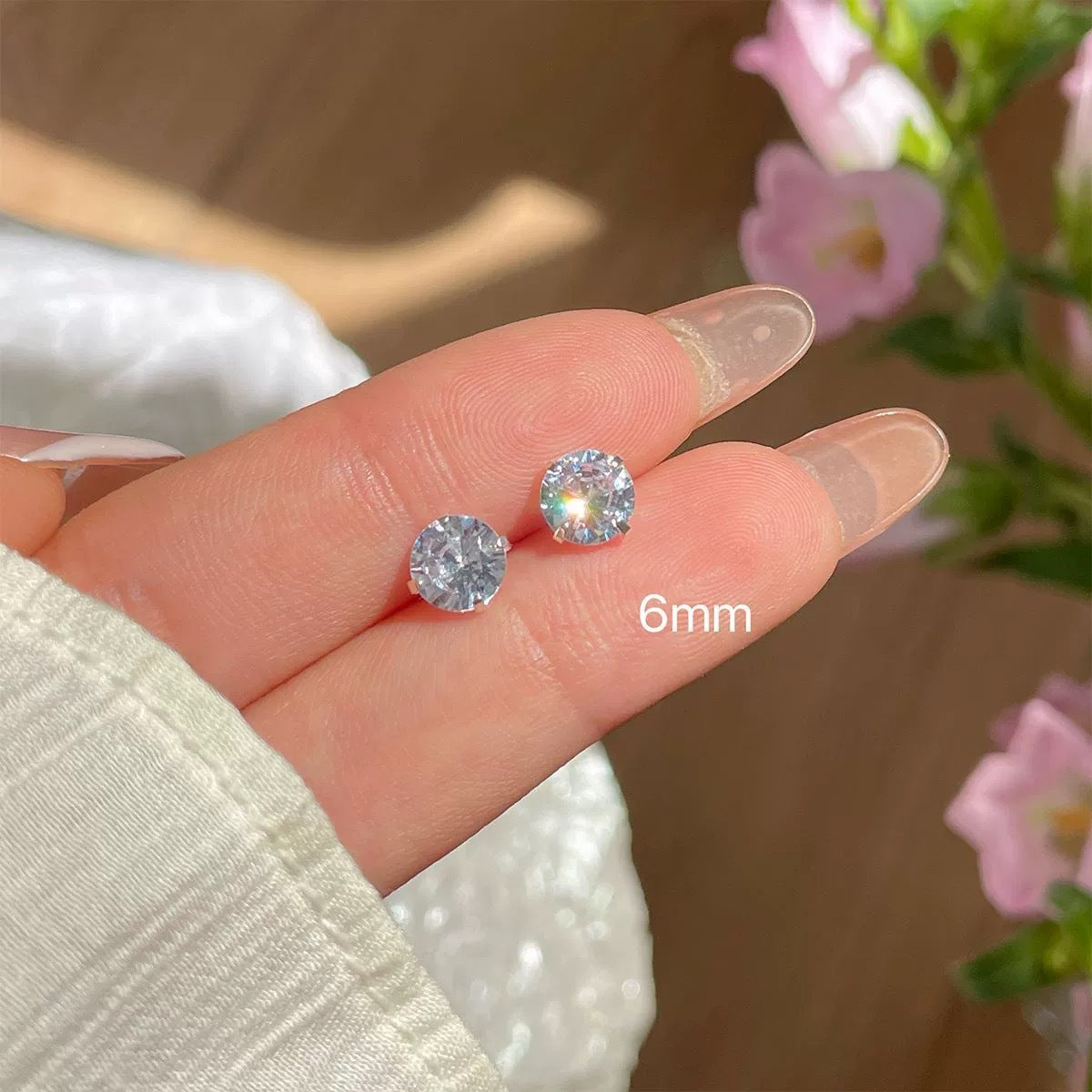 Women's Single Rhinestone Ear Simple Compact Super Flash Earrings