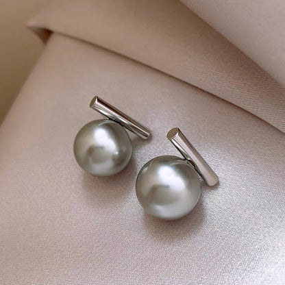 Women's Niche Design Gray Pearl Retro Elegant Earrings