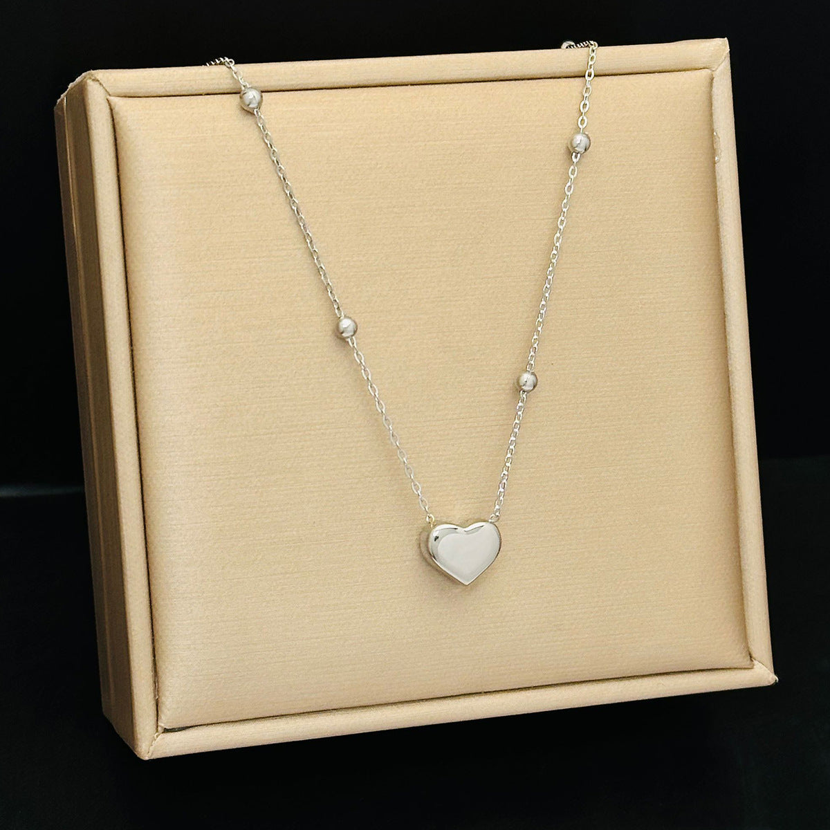 Women's Steel High-grade Heart-shaped Clavicle Chain Niche Necklaces