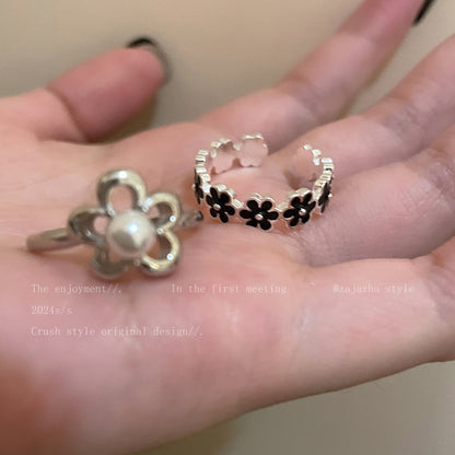 Women's Small Pearl Flowers Open Retro Temperament Rings
