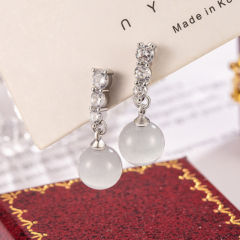 Rhinestone One-word Cat Eye Gentle Temperament Design High Earrings