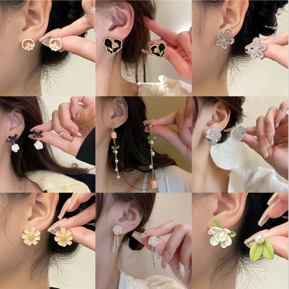 Fresh Simple Flower Light Luxury Fashion Earrings