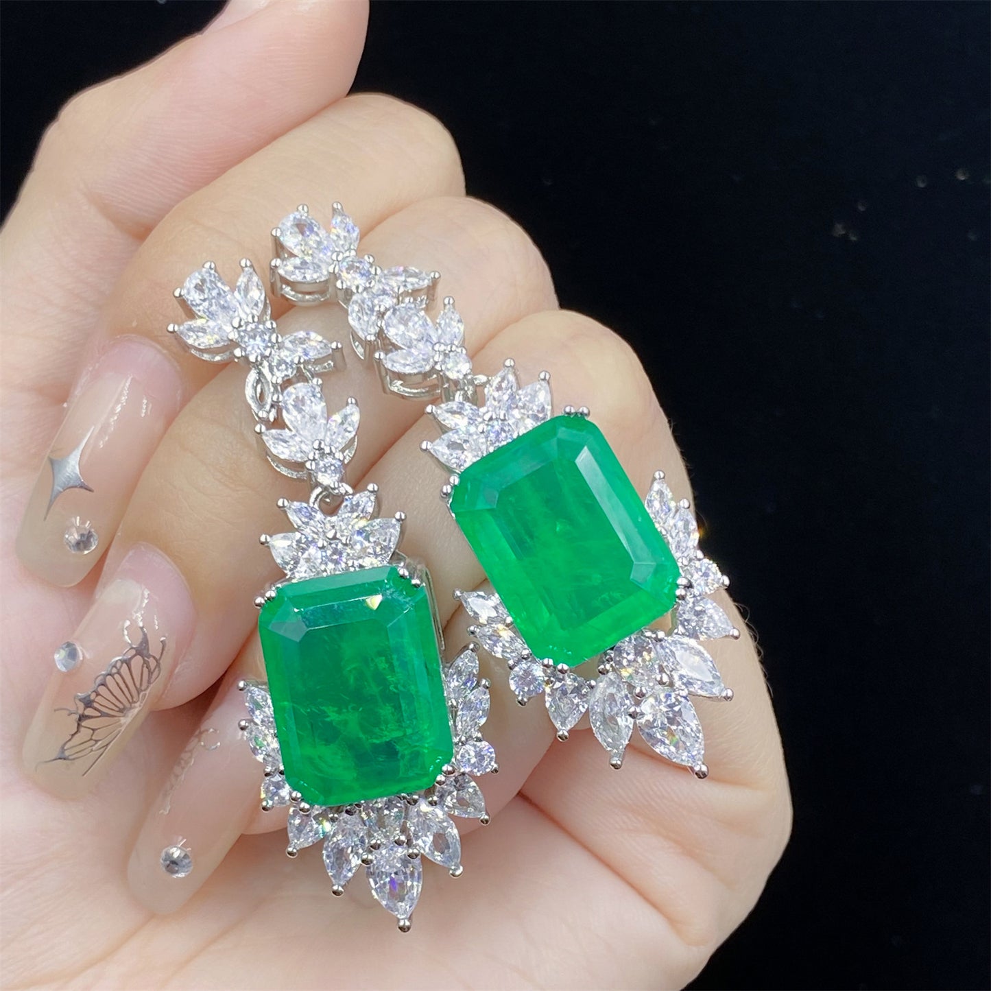 Women's Jewelry Set With Ear Artificial Emerald Pendants