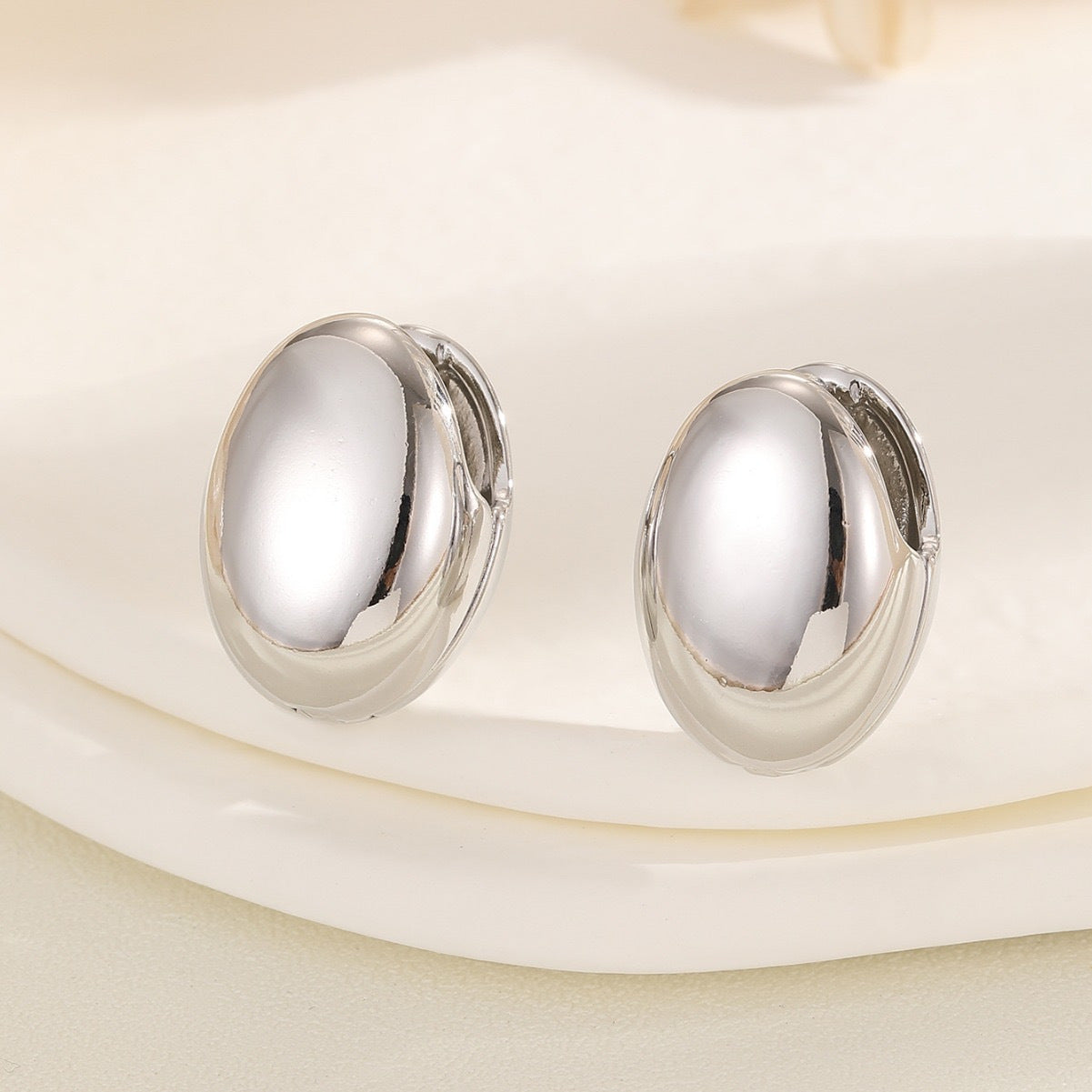 Glossy Oval Water Drop Ear Clip Earrings