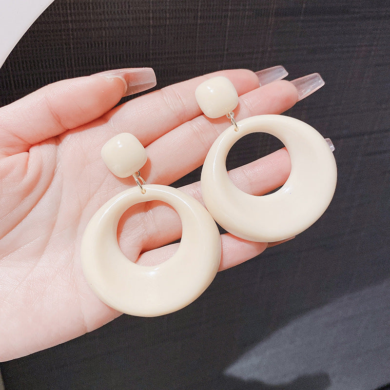 Retro Cream Big Circle Round Exaggerated Modern Earrings