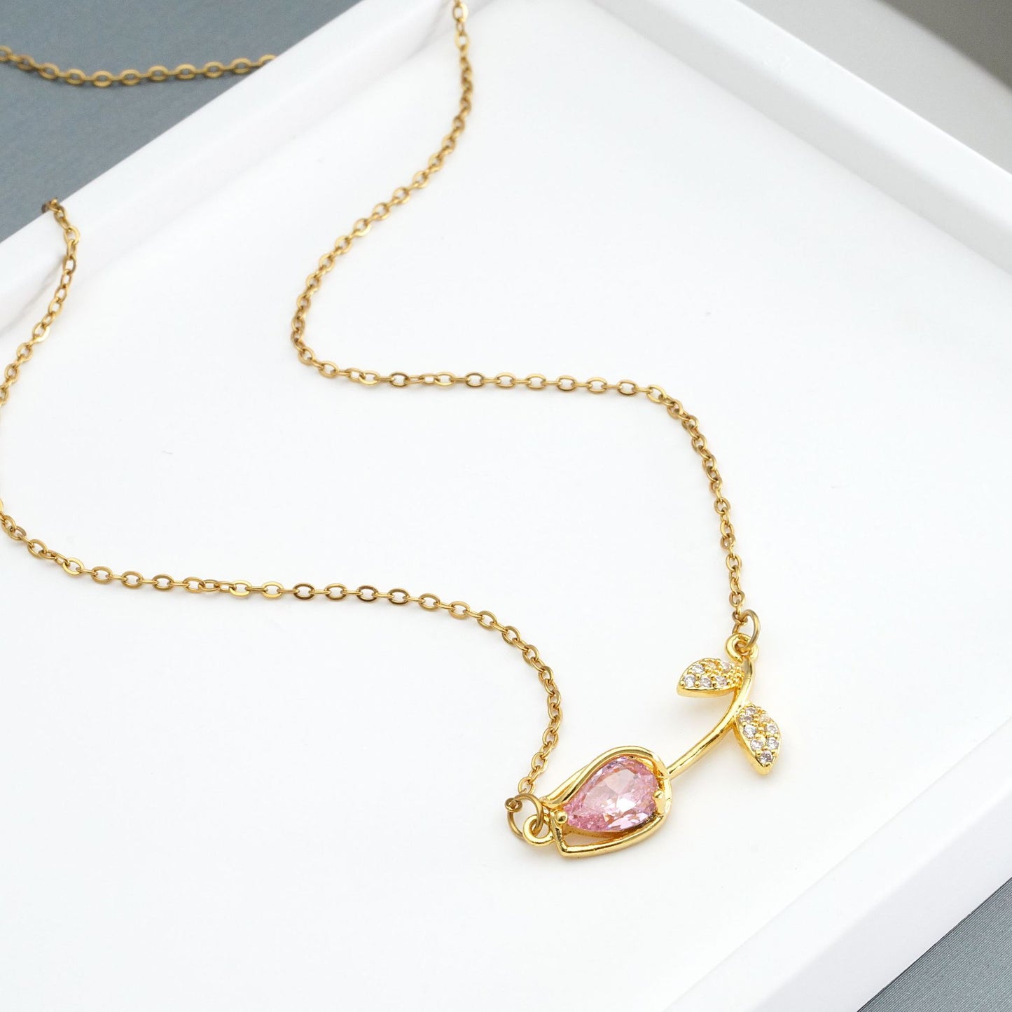 Plated Real Gold Inlaid Zircon Tulip Design Temperament Wild Pendants