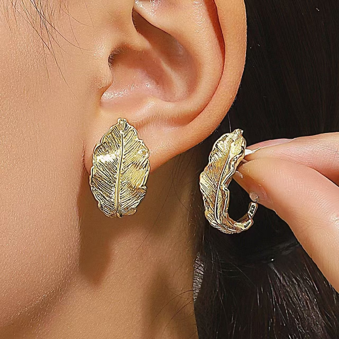 Women's Design Sense Vintage Leaves Ornament Fashion Earrings