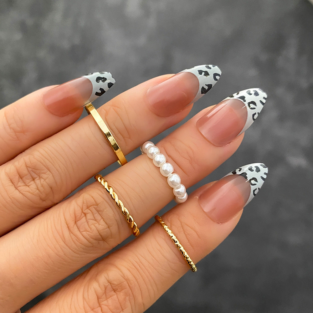 Simple Butterfly Diamond Studded Hollow Minority Light Rings