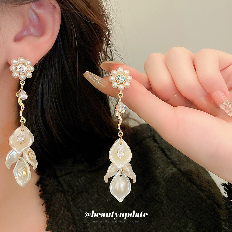 Inlaid Pearls Shell Fresh Long Fashion Earrings