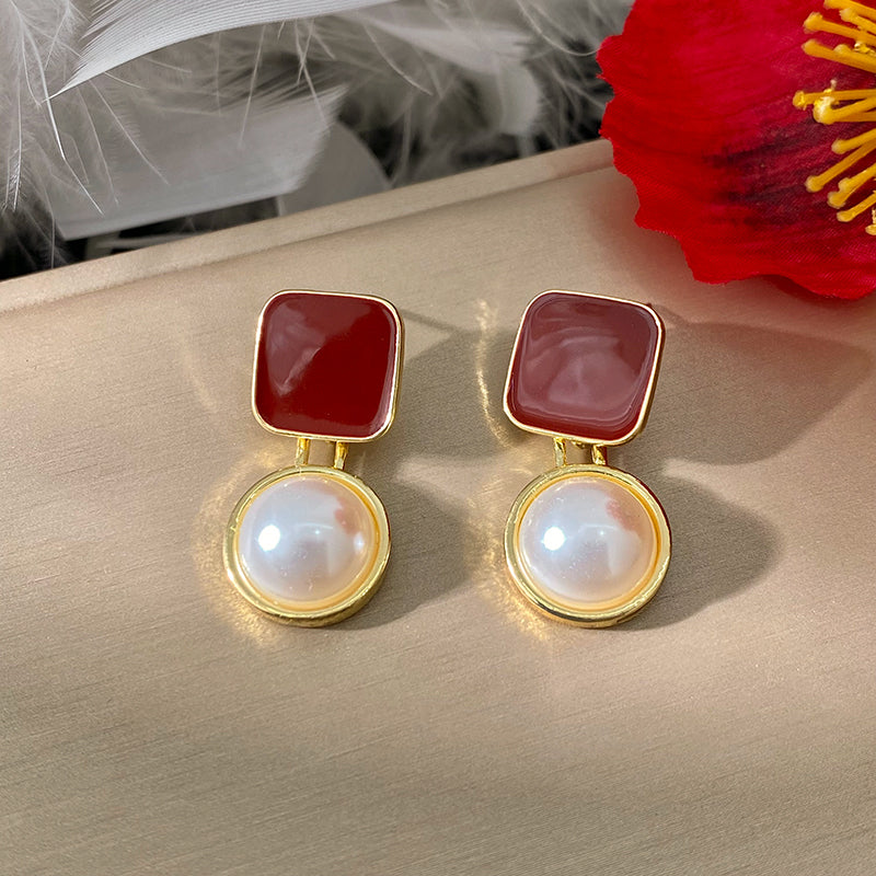 Women's Vintage Pearl Fashion High-grade Ear Clip Earrings