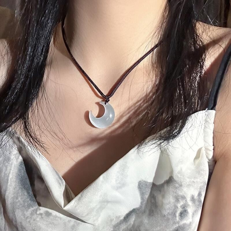 Chinese Moon Niche Cute Girlfriends Clavicle Chain High-grade Couple Necklaces