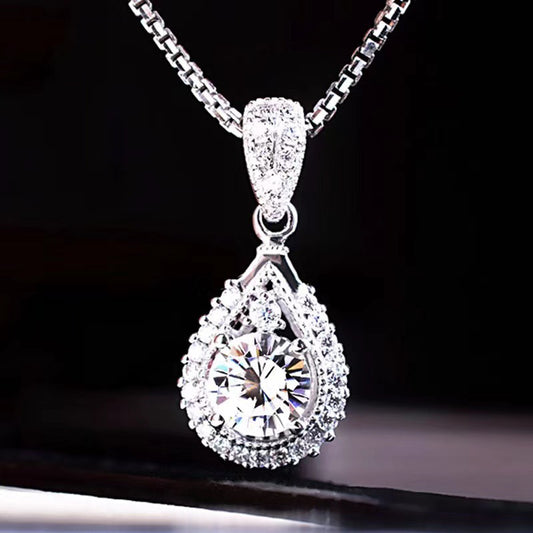 Broadcast Shining Karat Moissanite Diamond Female Necklaces