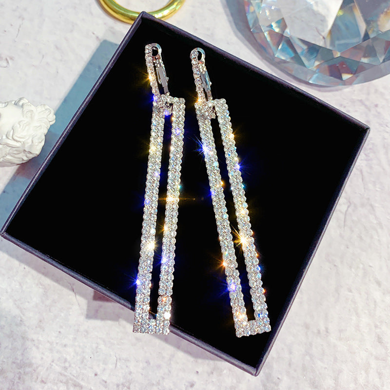 Needle Retro Minority Design Asymmetric Zircon Light Luxury Earrings