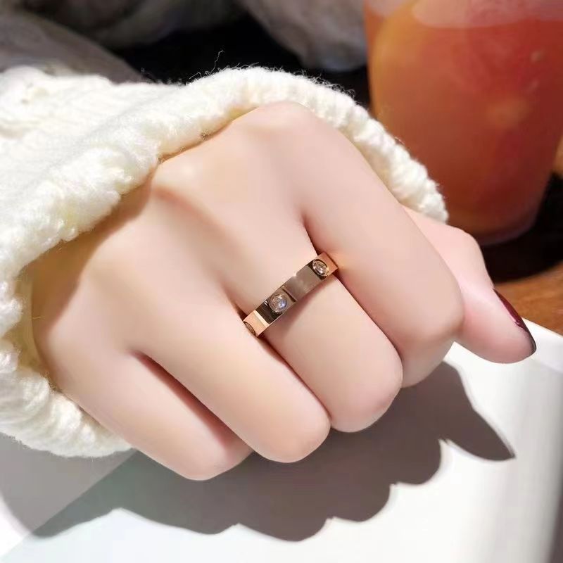 Broadcast Six Diamond Titanium Steel No Fading Light Luxury Rings