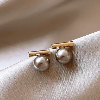 Women's Niche Design Gray Pearl Retro Elegant Earrings