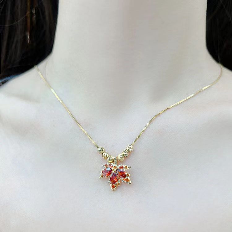 Niche Design Light Luxury Temperament Clavicle Necklaces