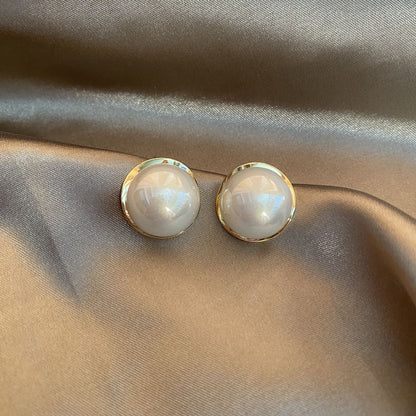 Hepburn Style Pearl Design Ear Hook Fashionable Earrings