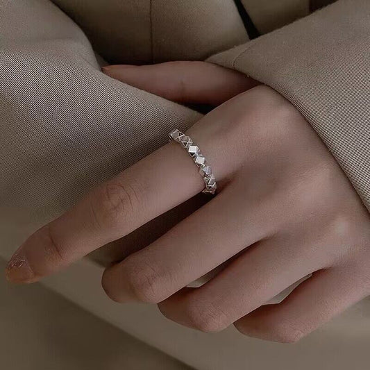 Women's & Men's Broken Sier Couple Design Light Luxury Retro Simple Rings