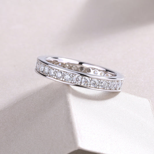 Durable Trendy Sier Track Closed Moissanite Rings