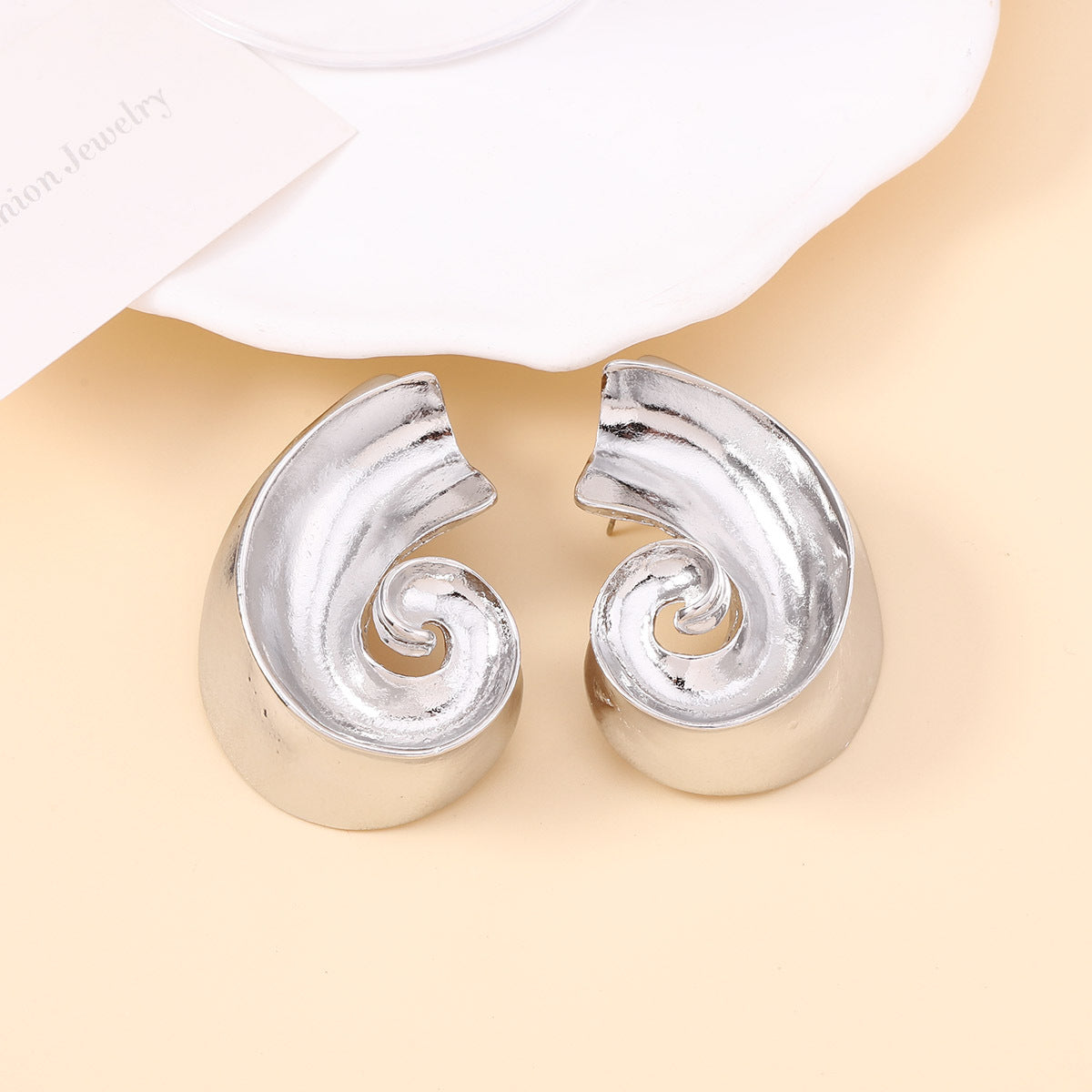 Retro Spiral Semicircle Metal Irregular Heavy Earrings